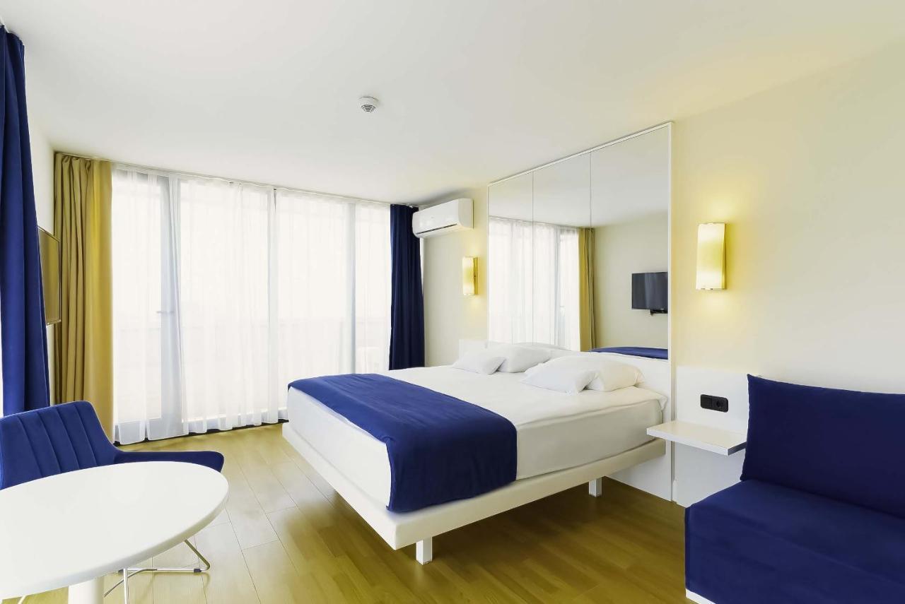 Elegance Sea View Aparthotel In Orbi City Batumi Eksteriør billede