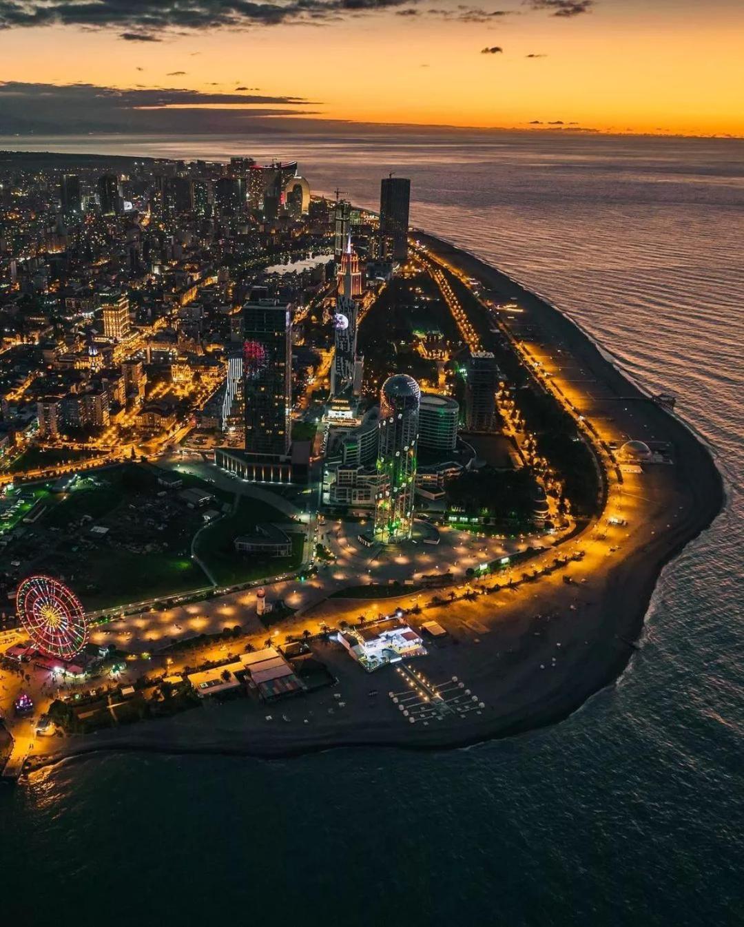 Elegance Sea View Aparthotel In Orbi City Batumi Eksteriør billede