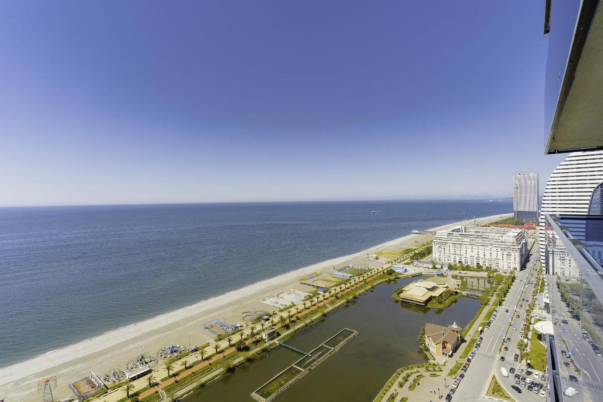 Elegance Sea View Aparthotel In Orbi City Batumi Eksteriør billede