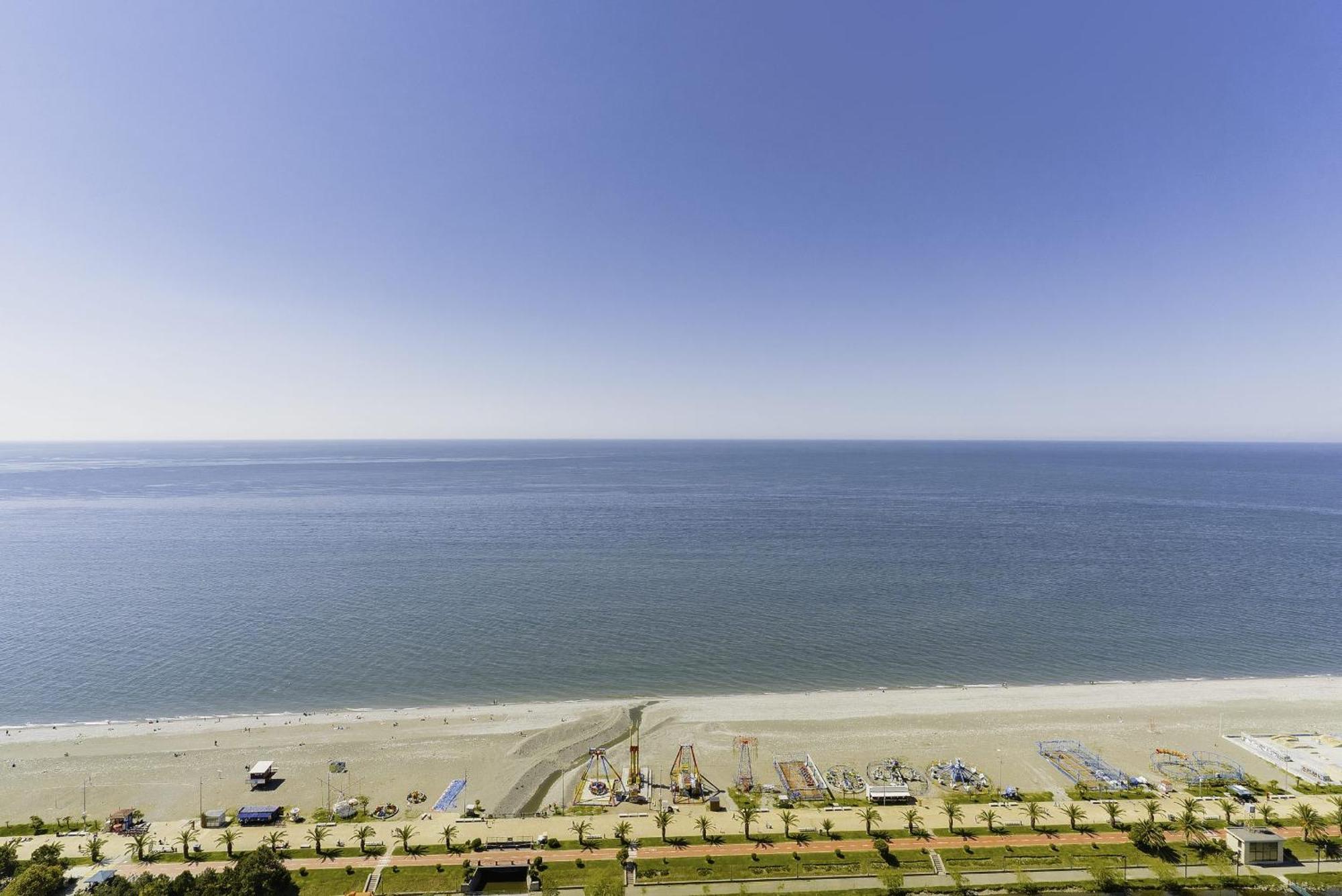 Elegance Sea View Aparthotel In Orbi City Batumi Eksteriør billede